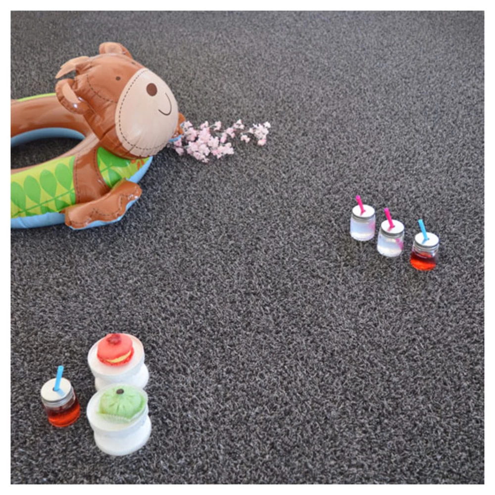 Gazon Synthétique Arty - Couleur Gris Foncé - 20mm - 1m X 9m – Image 2