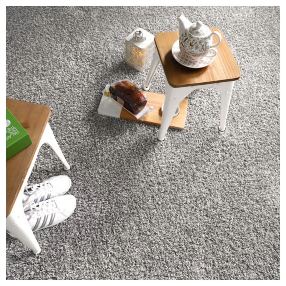 Gazon Synthétique Arty - Couleur Gris Clair - 20mm - 1m X 10m – Image 2